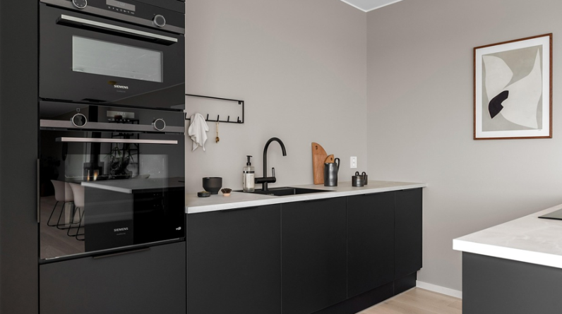 Black Kitchen Design